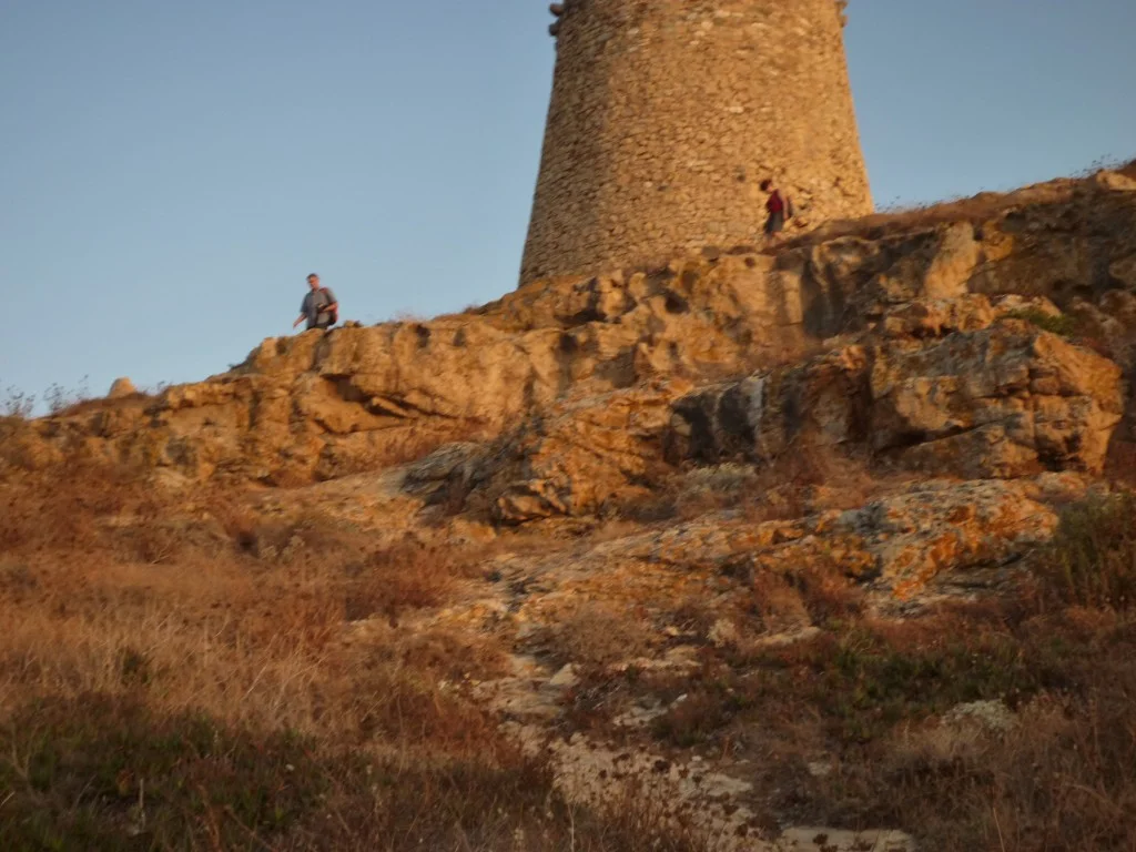 une tour génoise en Corse